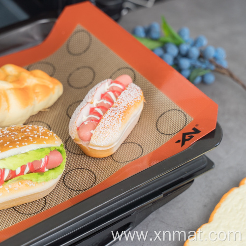 Customized Eco-friendly Nonstick Rolling Silicone Baking Mat